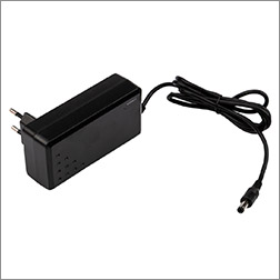 пистолет клеевой аккумуляторный Rexant 12-1553 - зарядка аккумулятора от сети 220 В~