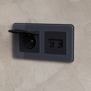 электроустановочные изделия IEK серии Brite - пример установки