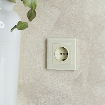 электроустановочные изделия IEK серии Brite - пример установки