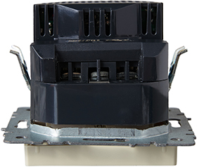 розетка 1-местная IEK РЮш11-1-БрКр Brite - вид сбоку