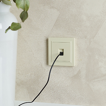 рамка 1-постовая IEK РУ-1-БрКр Brite - пример установки