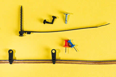 Хомут 200*4,3мм нейлон черный под винт Rexant 