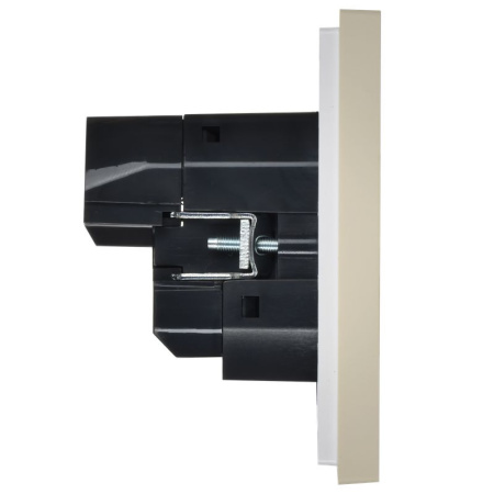 Фортепиано ваниль розетка скрытая 1-мест заземление шторки USB IP20 