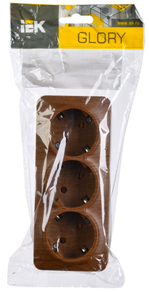 купить Глори дуб розетка открытая 3-мест заземление IP20 в Йошкар-Оле Глори дуб розетка открытая 3-мест заземление IP20