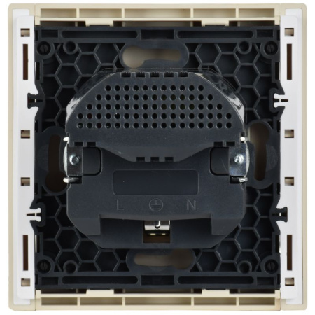 купить Фортепиано ваниль розетка скрытая 1-мест заземление шторки USB IP20  в Йошкар-Оле Фортепиано ваниль розетка скрытая 1-мест заземление шторки USB IP20