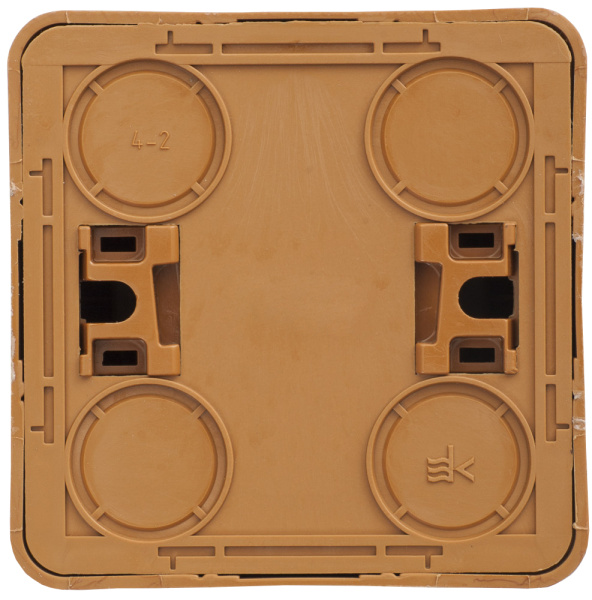 купить Этюд бук розетка открытая 1-мест заземление шторки IP20  в Йошкар-Оле Этюд бук розетка открытая 1-мест заземление шторки IP20
