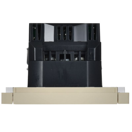 Фортепиано ваниль розетка скрытая 1-мест заземление шторки USB IP20 