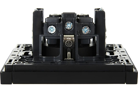 Фортепиано черный механизм розетки скрытая 1-мест заземление шторки IP20 